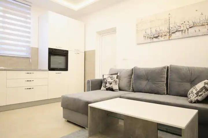 Apartments R&M ティヴァト エクステリア 写真