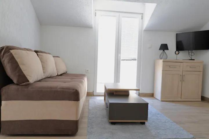 Apartments R&M ティヴァト エクステリア 写真