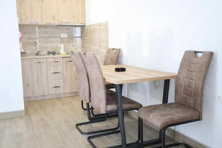 Apartments R&M ティヴァト エクステリア 写真