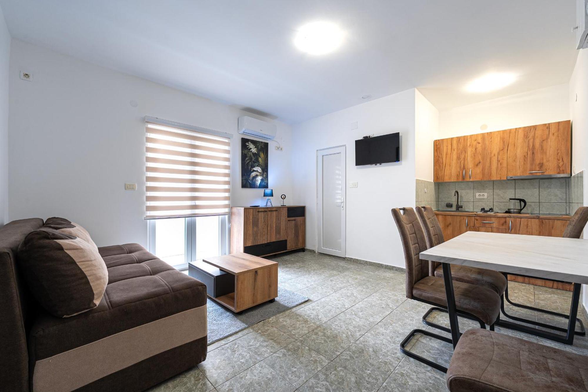 Apartments R&M ティヴァト エクステリア 写真